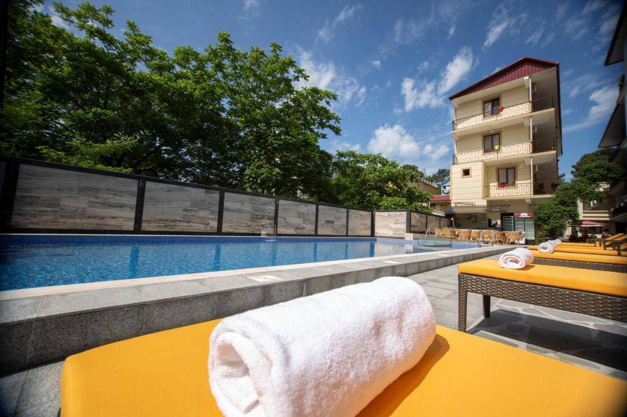 Hotel Chveni Ezo Kobuleti Kültér fotó