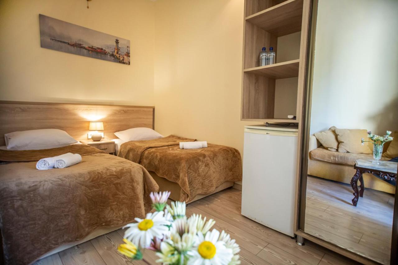 Hotel Chveni Ezo Kobuleti Kültér fotó